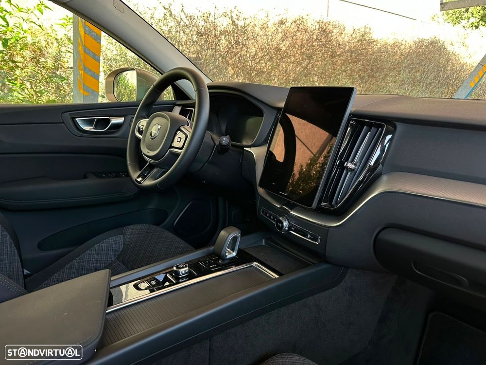 Volvo XC 60 2.0 T6 PHEV Core AWD - 11