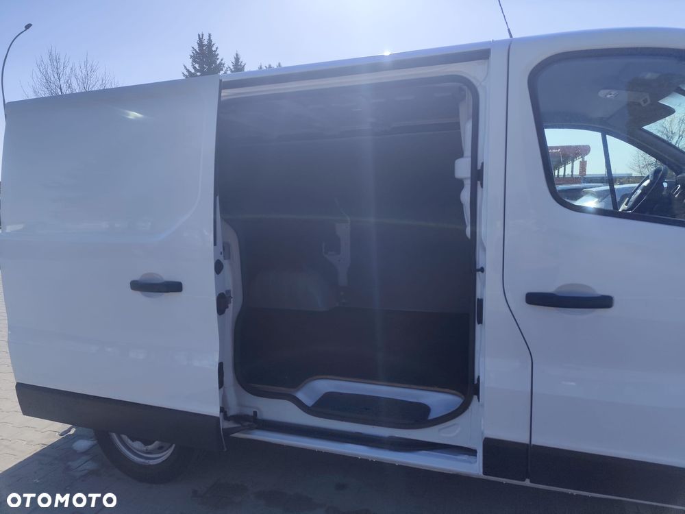 Opel VIVARO - 32