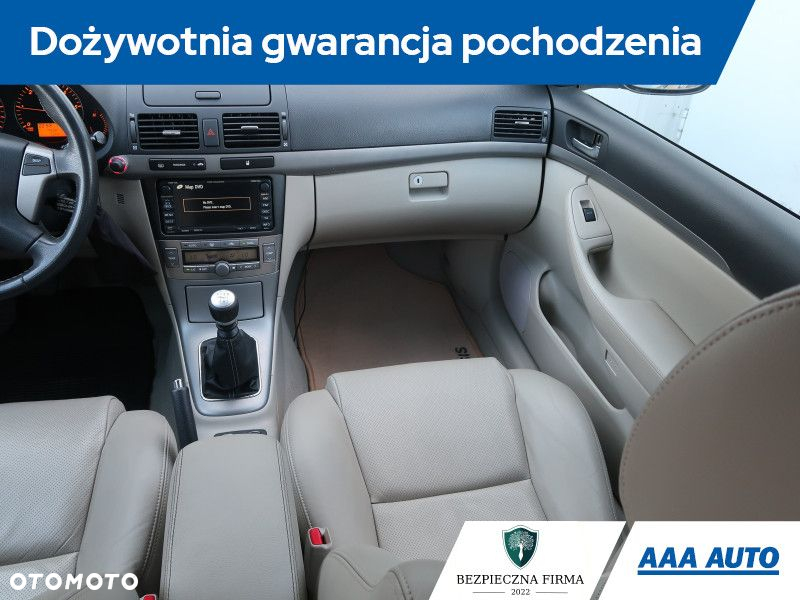 Toyota Avensis - 9