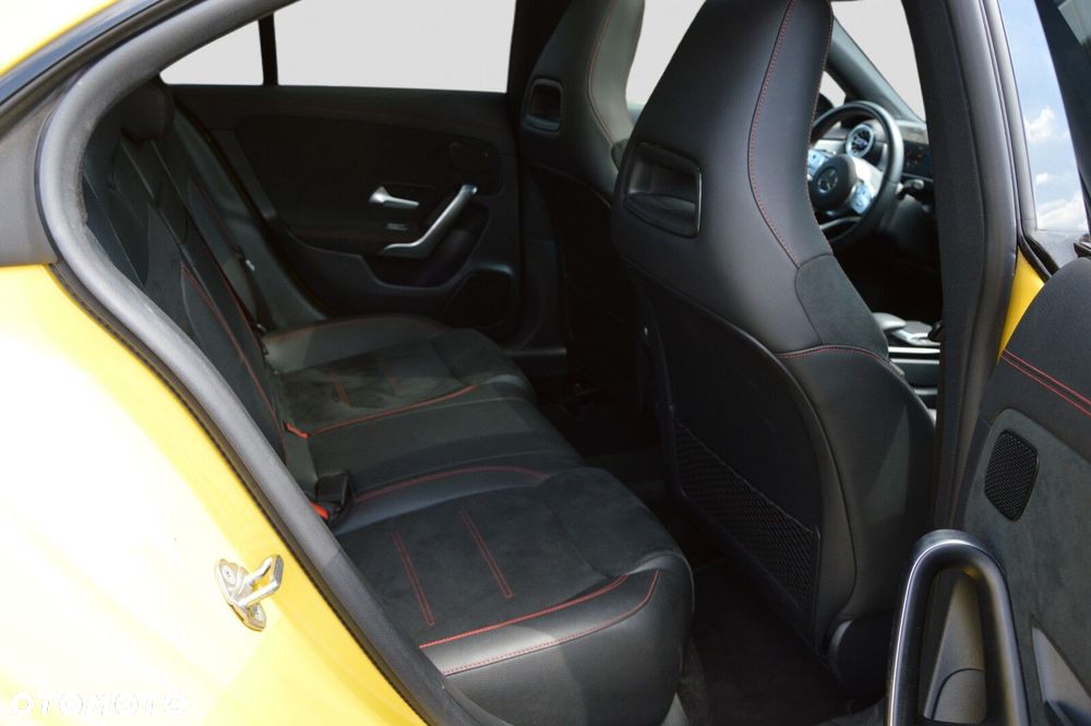 Mercedes-Benz CLA 250 4-Matic AMG Line 7G-DCT - 18