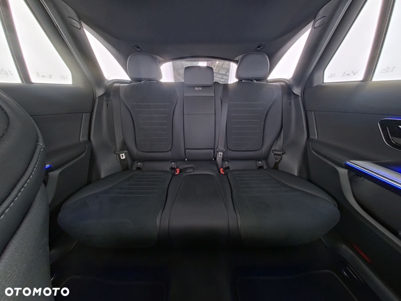 Mercedes-Benz GLC 220 d 4Matic 9G-TRONIC AMG Line Advanced - 11