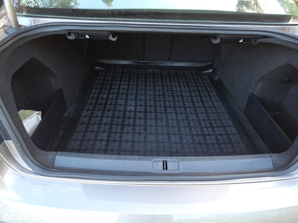 Volkswagen Passat 2.0 TDI DPF Comfortline - 17