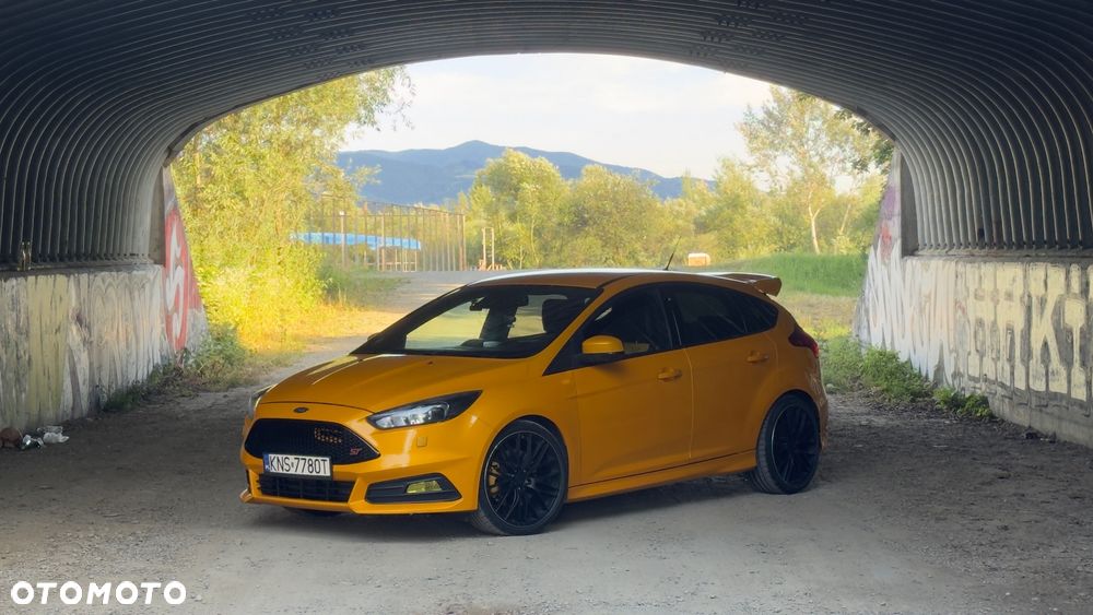 Ford Focus 2.0 EcoBoost ST mit Leder-Sport-Paket - 36