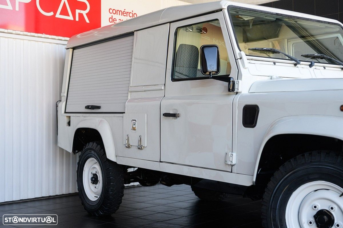 Land Rover Defender 90 SW 2.5 Td5 E - 9