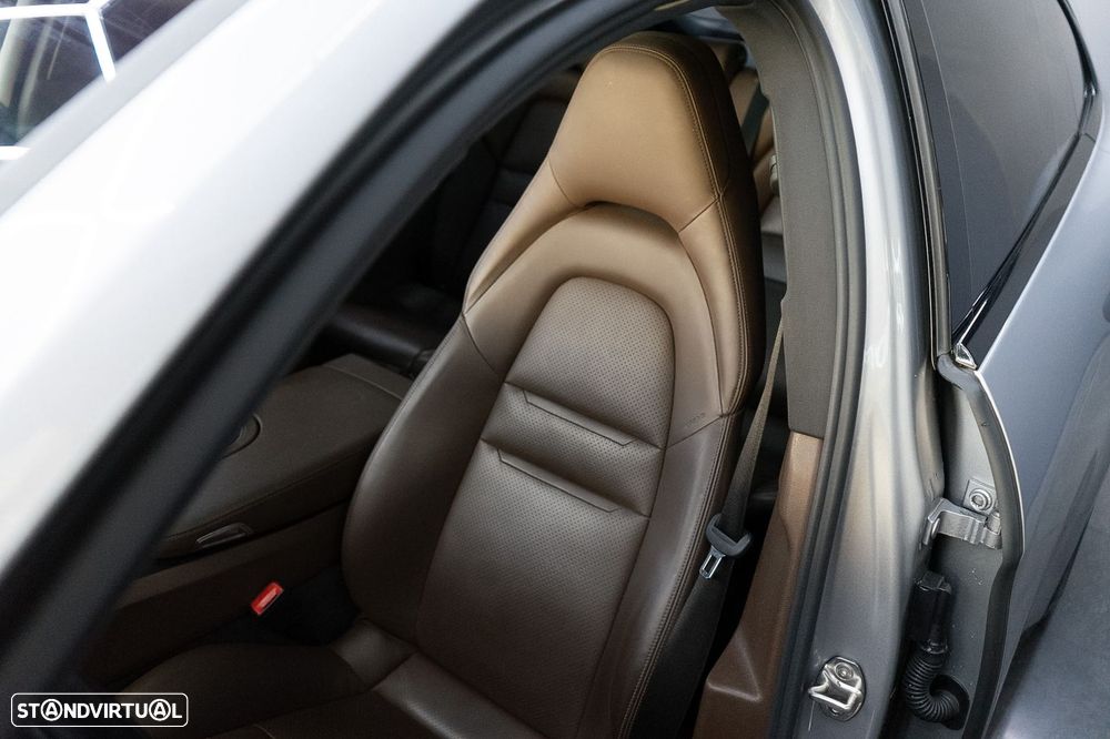 Porsche Panamera Sport Turismo 4 E-Hybrid - 8