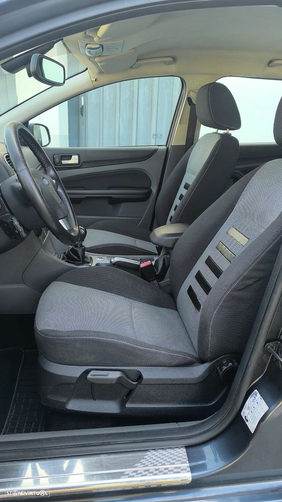 Ford Focus SW 1.6 TDCi Sport WRC - 37