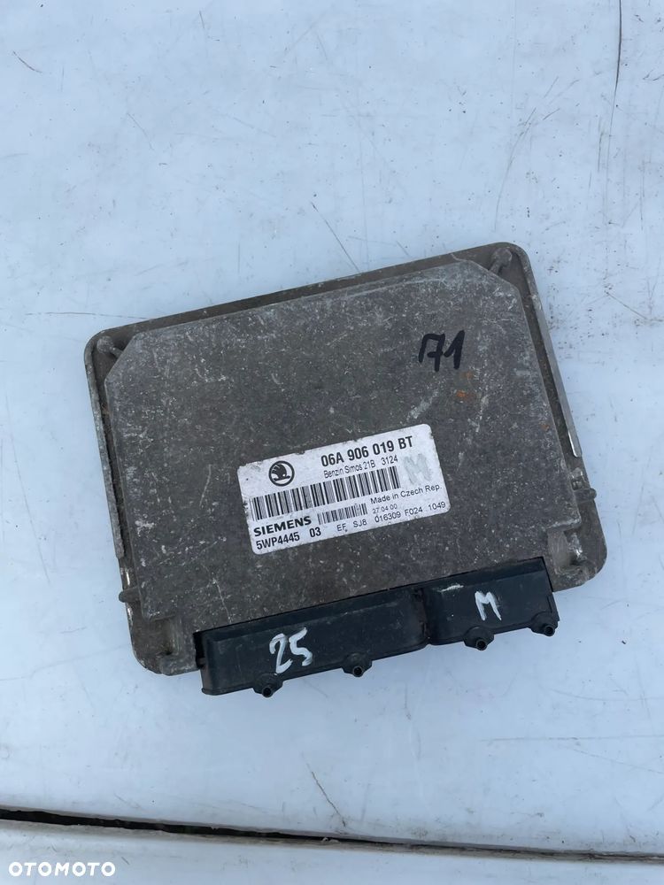 STEROWNIK SILNIKA SKODA OCTAVIA I 1.6 06A906019BT - 1