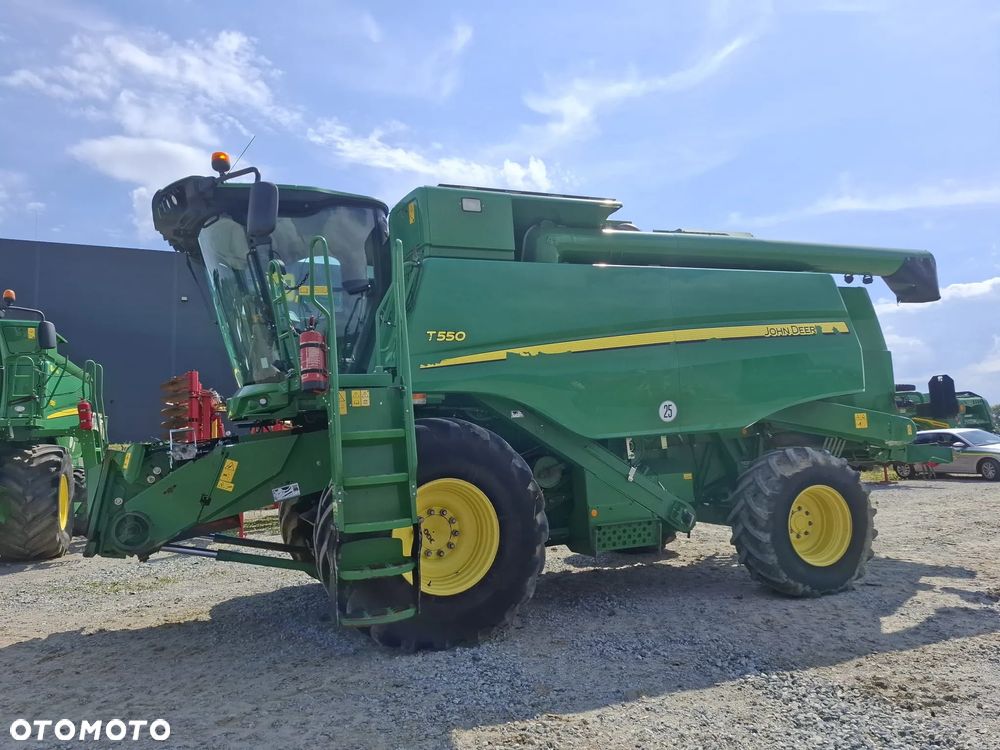 John Deere T550 - 2
