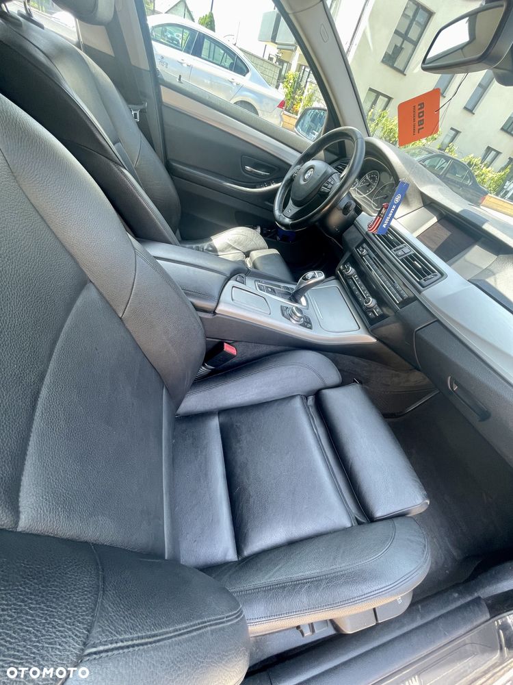 BMW Seria 5 525d - 8