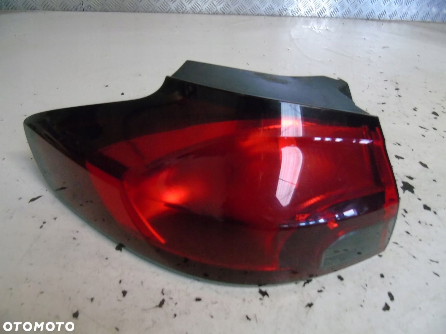 LAMPA LEWY TYŁ OPEL ZAFIRA C - 1