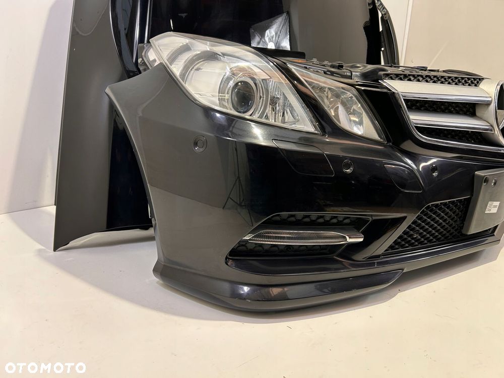 MERCEDES W207 AMG PRZÓD ZDERZAK MASKA BŁOTNIKI PAS 197 - 2