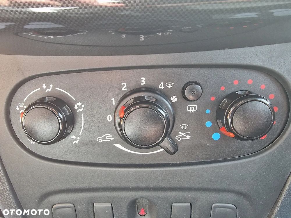 Dacia Sandero SCe 75 Acces - 13