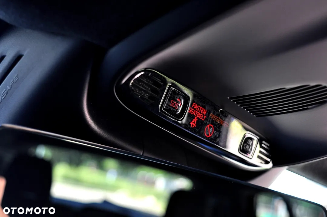 Volvo XC 40 T3 R-Design - 33