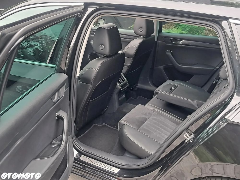 Skoda Superb 2.0 TDI DSG Premium Edition - 31