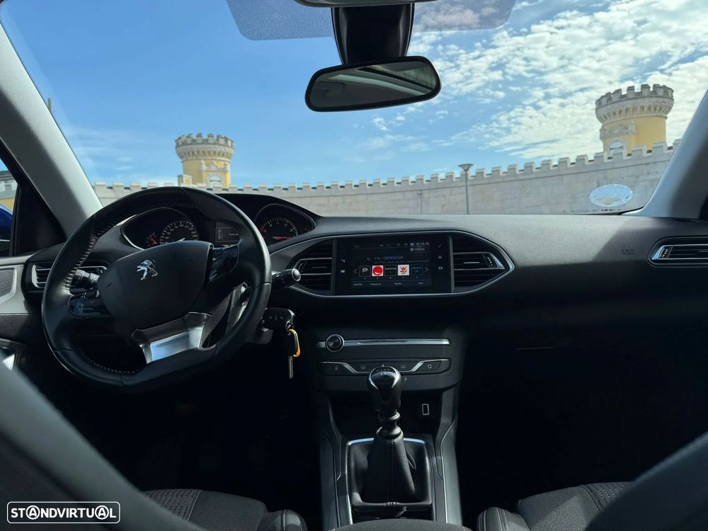 Peugeot 308 SW 1.2 PureTech Allure Pack - 21