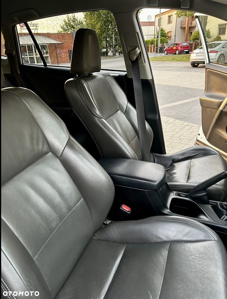 Toyota RAV4 2.0 D-4D Active - 18