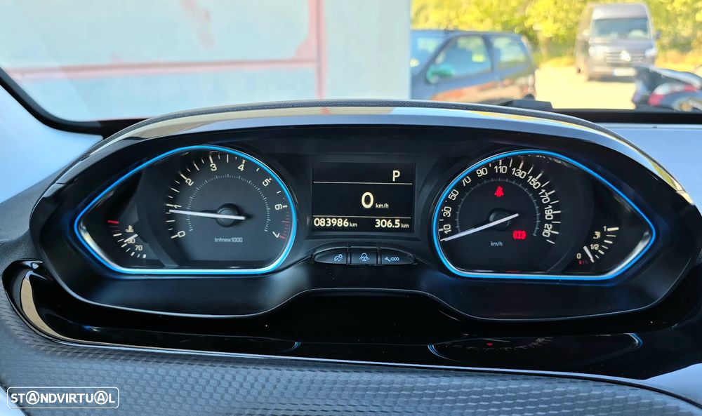 Peugeot 2008 PureTech 110 Stop&Start EAT6 Crossway - 12