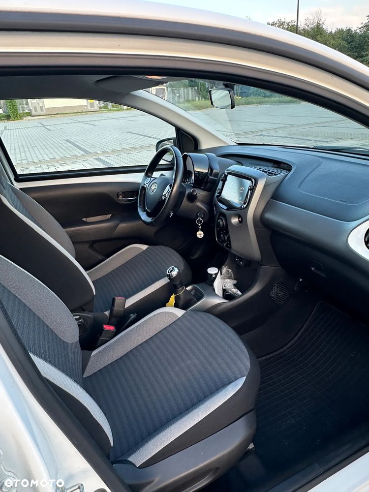 Toyota Aygo x-play - 14