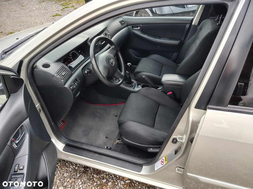 Toyota Corolla 1.6 VVT-i Terra Polaris - 13