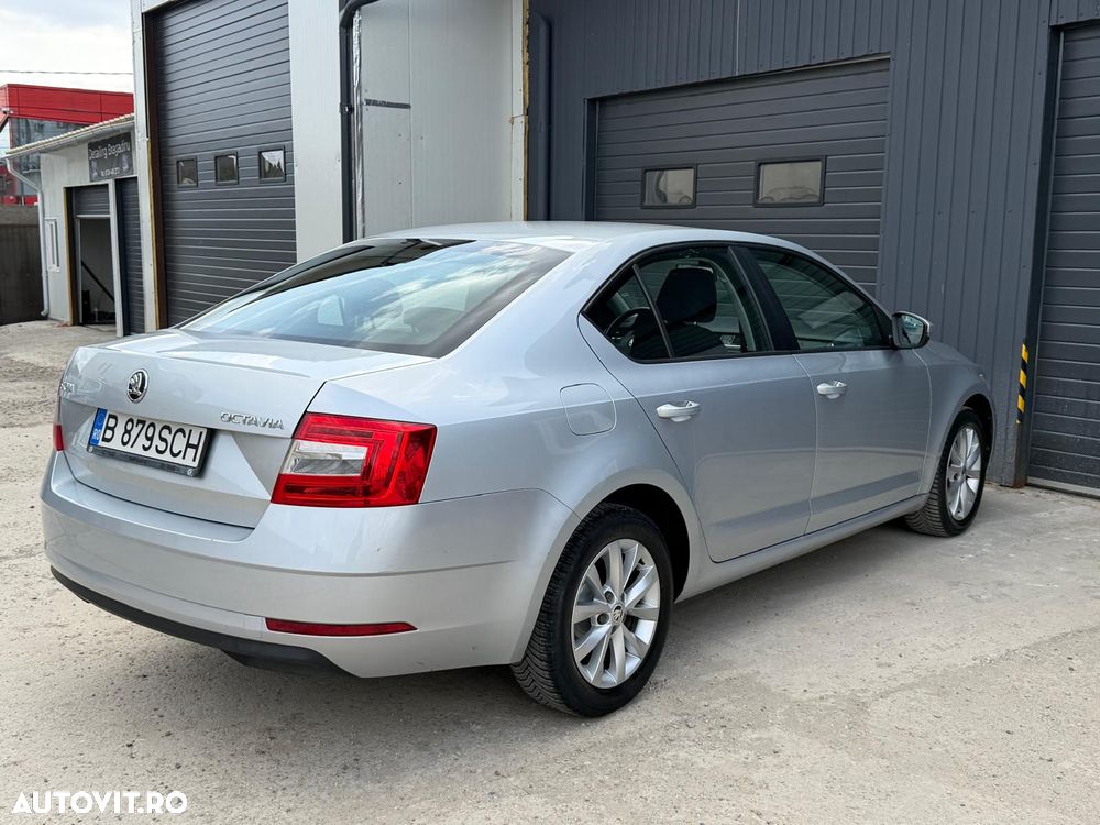 Skoda Octavia 2.0 TDI DSG Ambition - 10