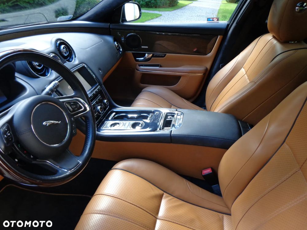 Jaguar XJ - 21