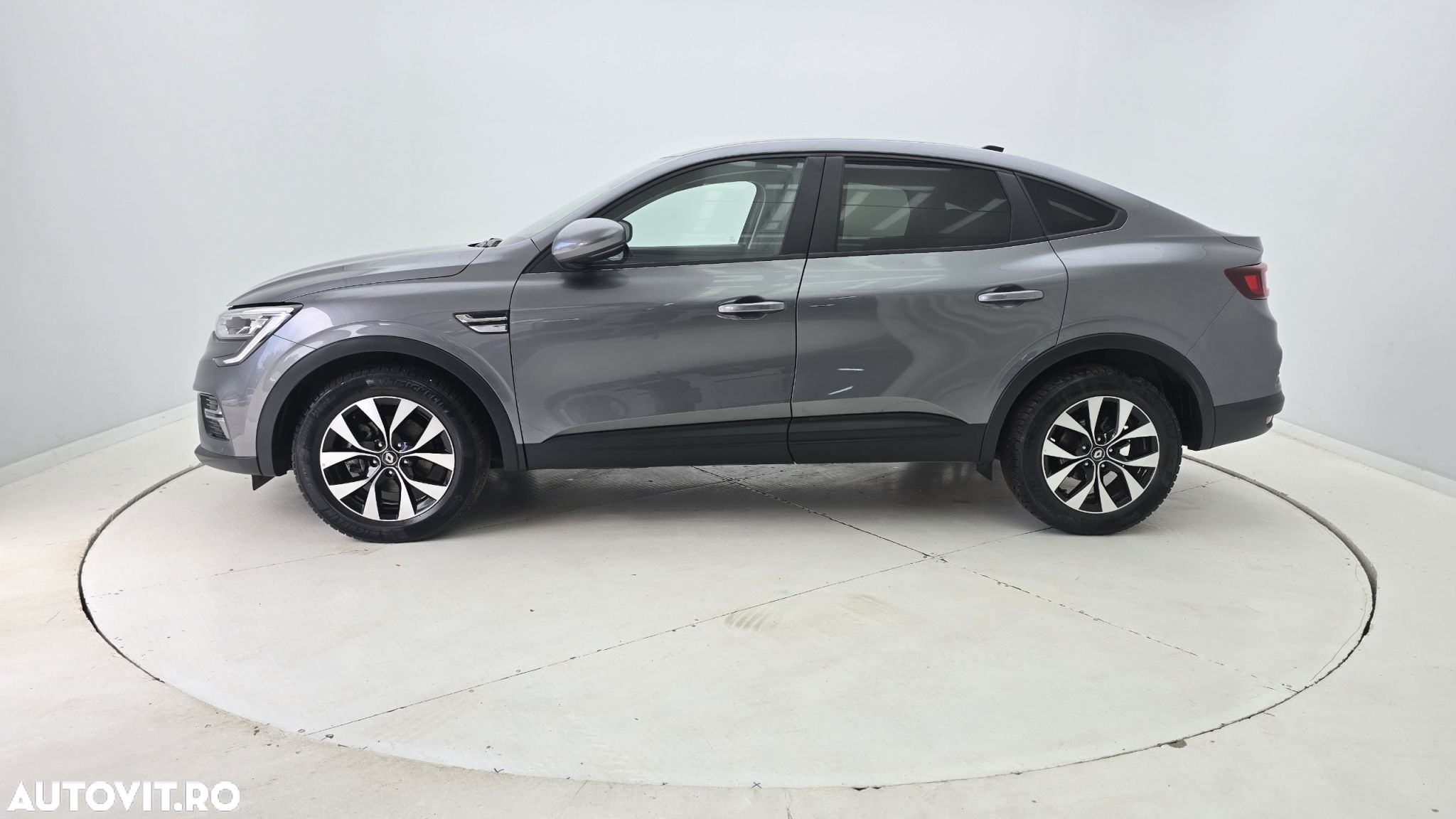 Renault Arkana E-TECH 145 Evolution - 9