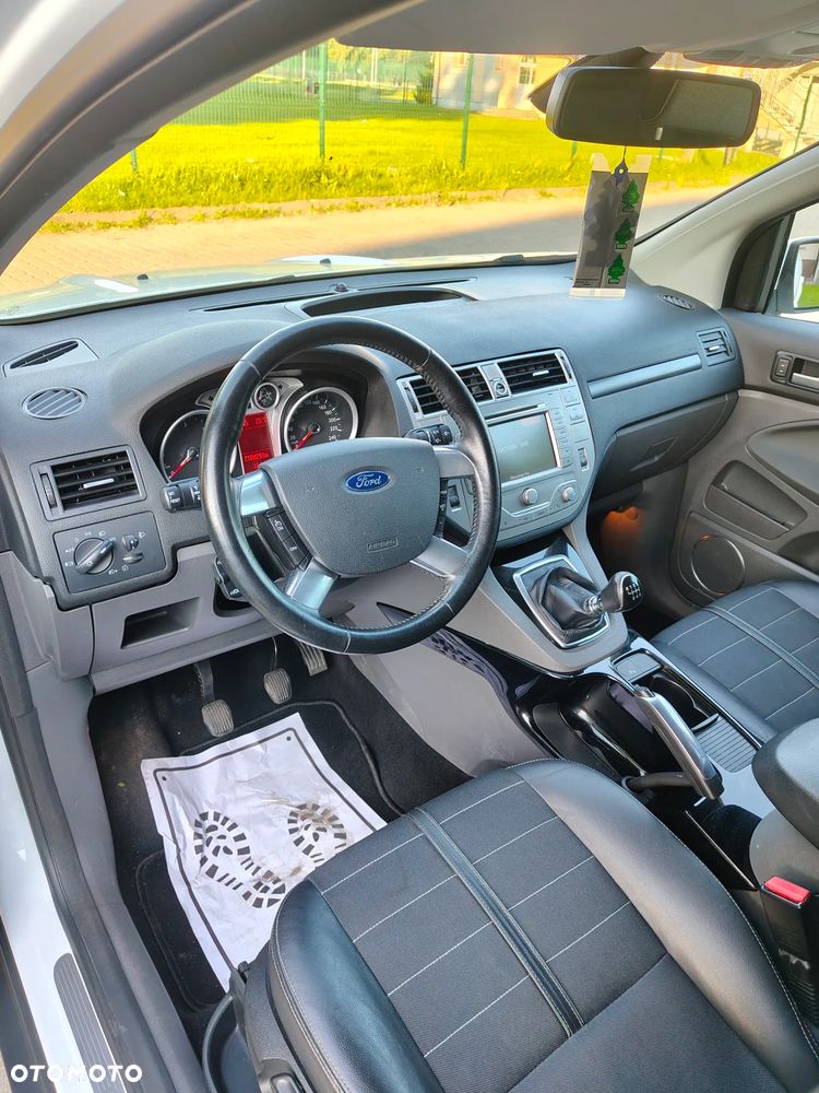 Ford Kuga - 8