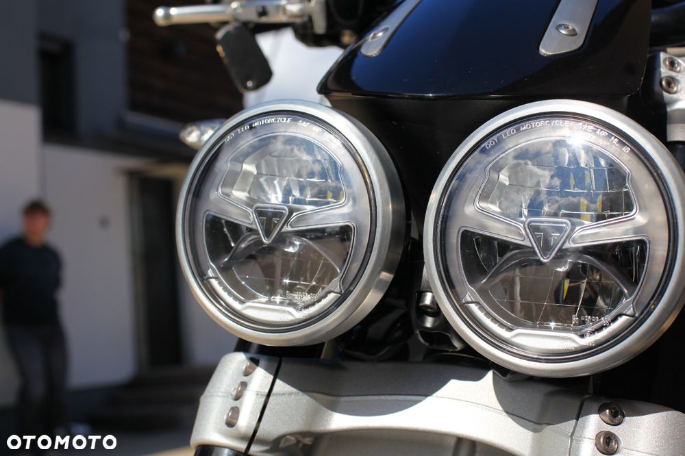 Triumph Rocket - 23