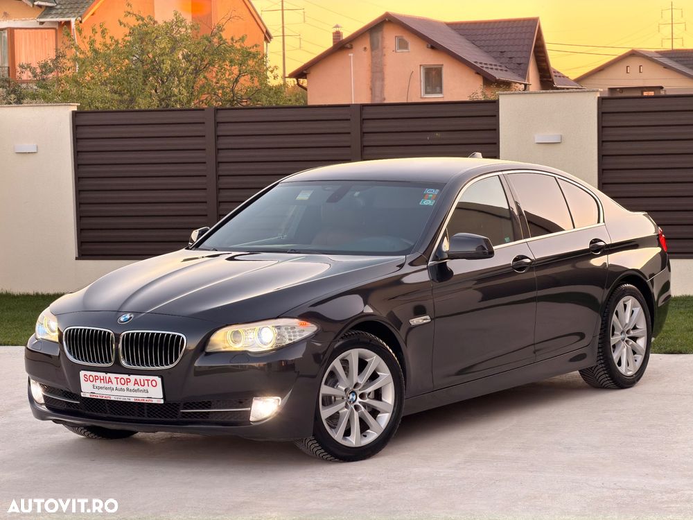 BMW Seria 5 520d Aut. Luxury Line - 2