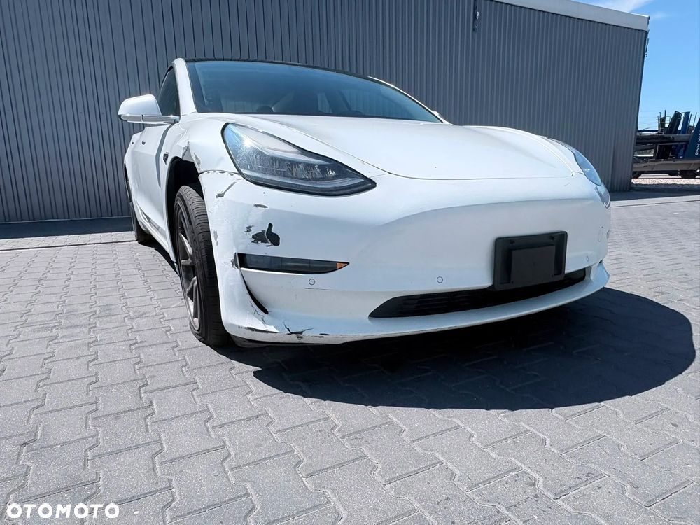 Tesla Model 3 Standard Reichweite Plus Hinterradantrieb - 3