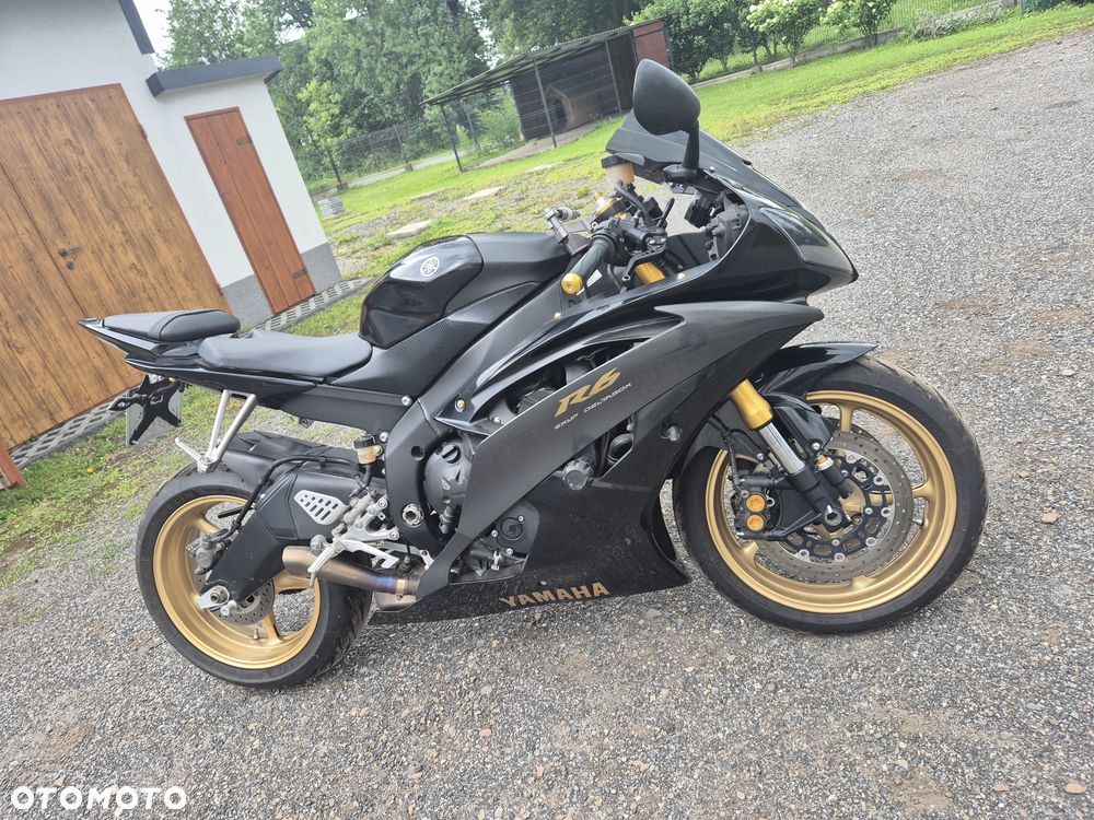 Yamaha R6 - 1