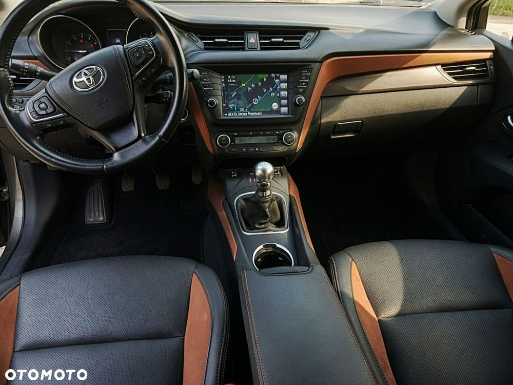 Toyota Avensis 1.8 Premium - 15