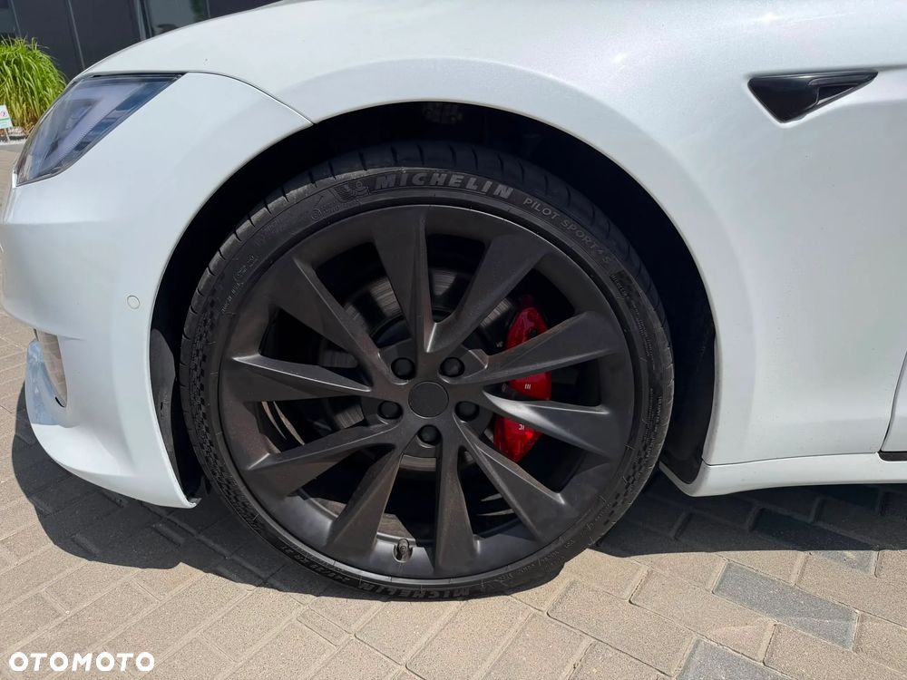 Tesla Model S - 9