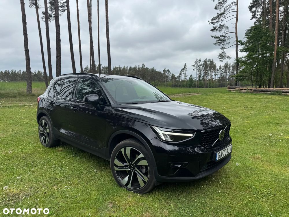 Volvo XC 40 B4 B DKG Ultimate Dark - 2