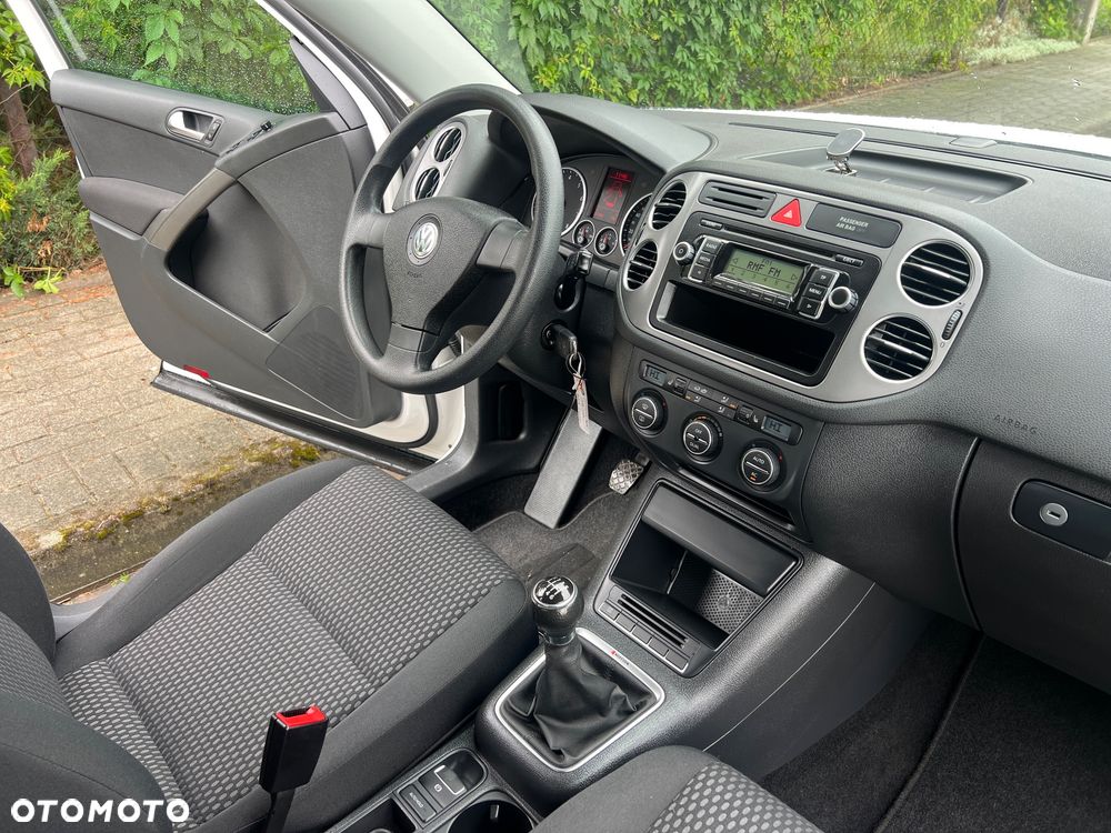 Volkswagen Tiguan - 11