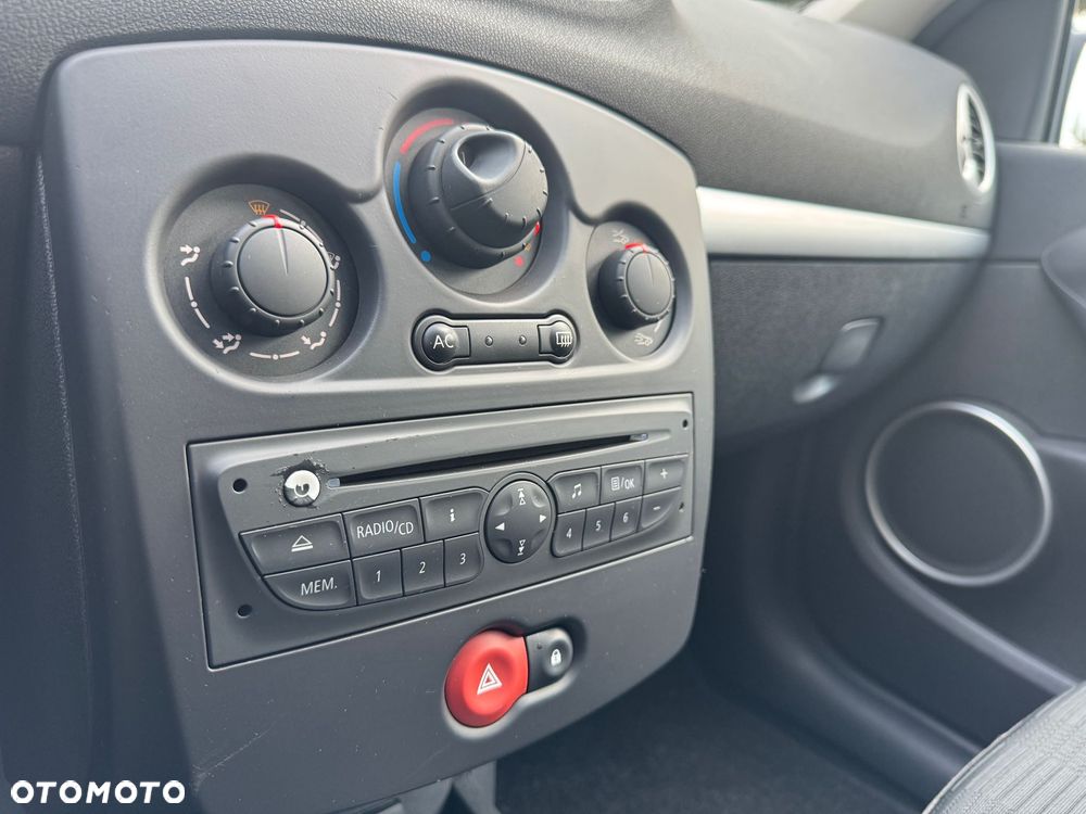 Renault Clio 1.2 16V TCE Initiale - 16