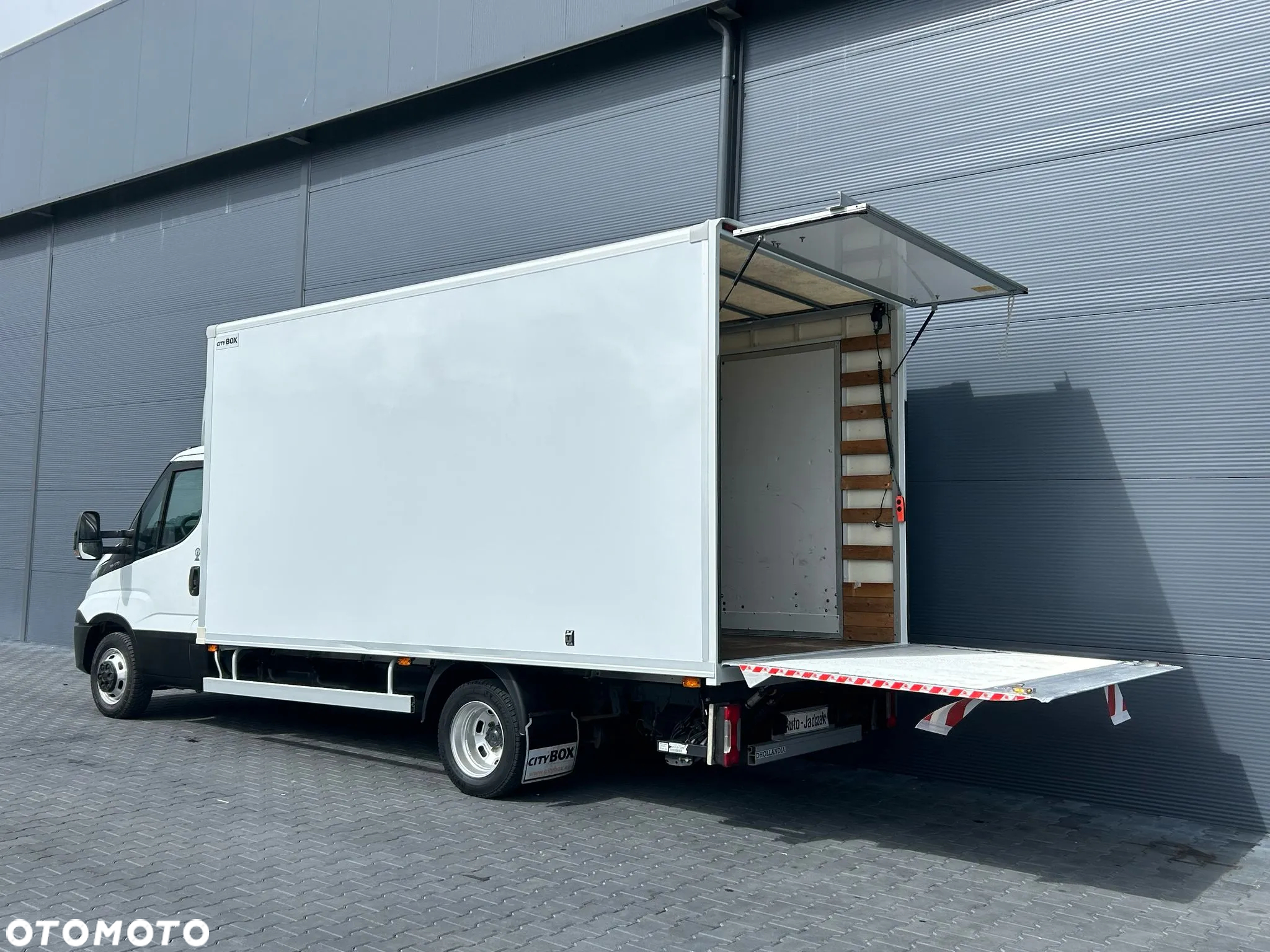 Iveco Daily 35C17 3.0 HPI Kontener 8 palet + winda 750kg + drzwi boczne **KLIMA**Serwis**Sprowadzony**Bez AdBlue** - 6