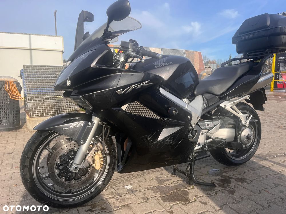 Honda VFR - 6