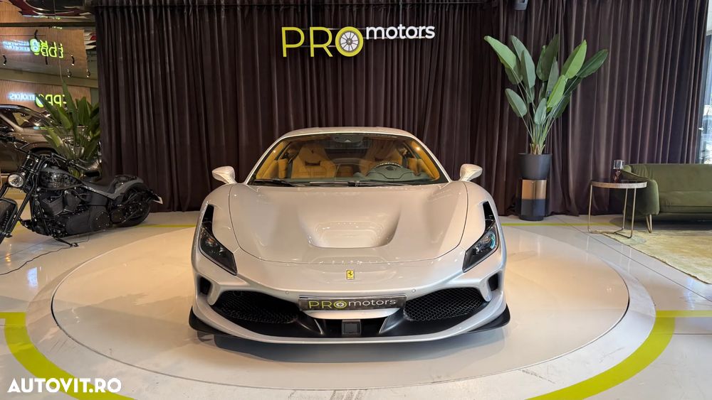 Ferrari F8 - 16