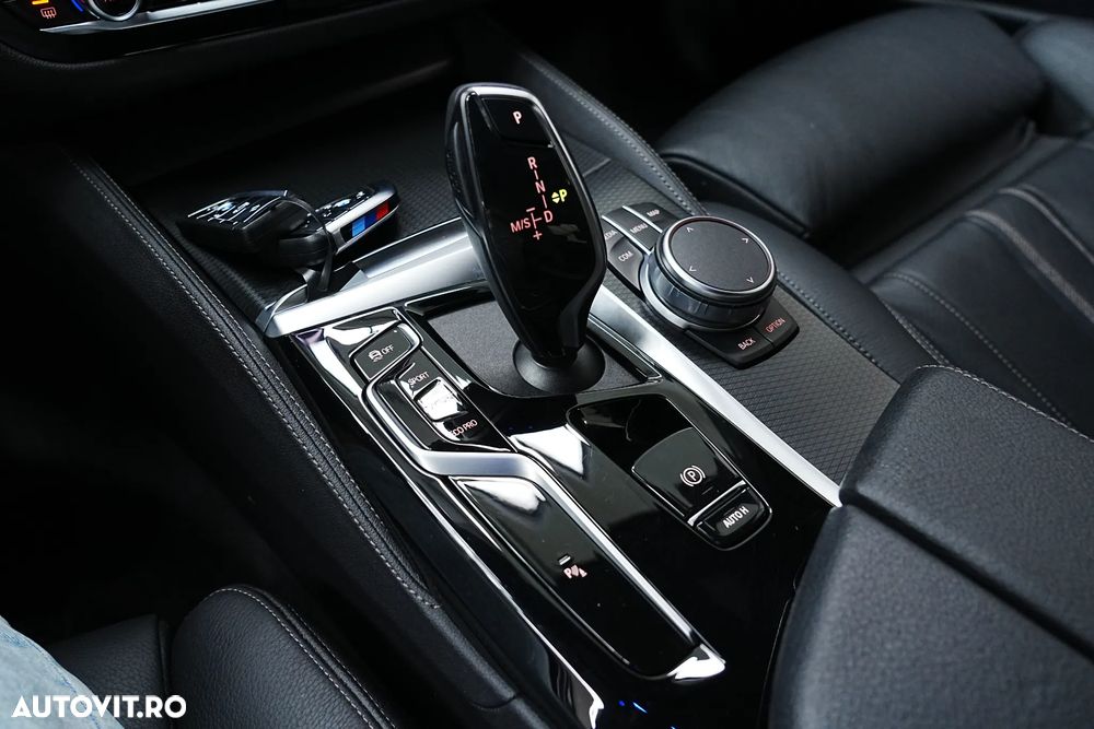 BMW Seria 5 520i AT - 17