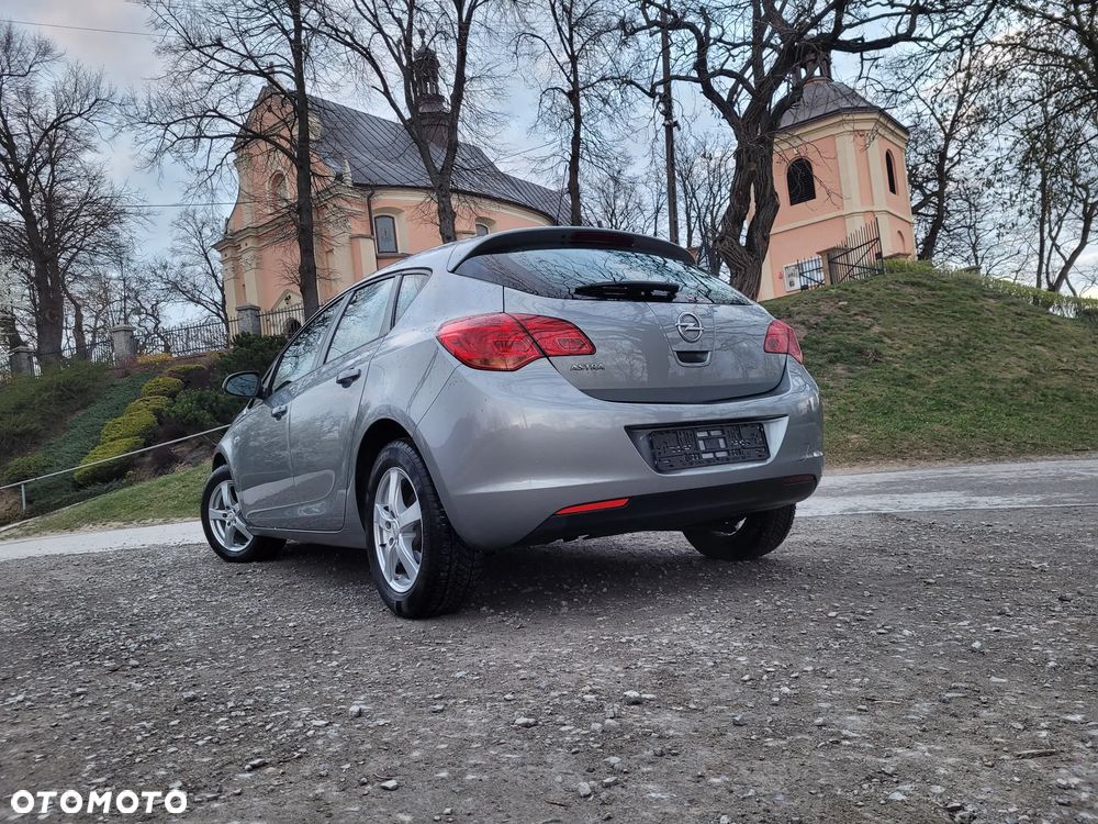 Opel Astra 1.6 Innovation - 16