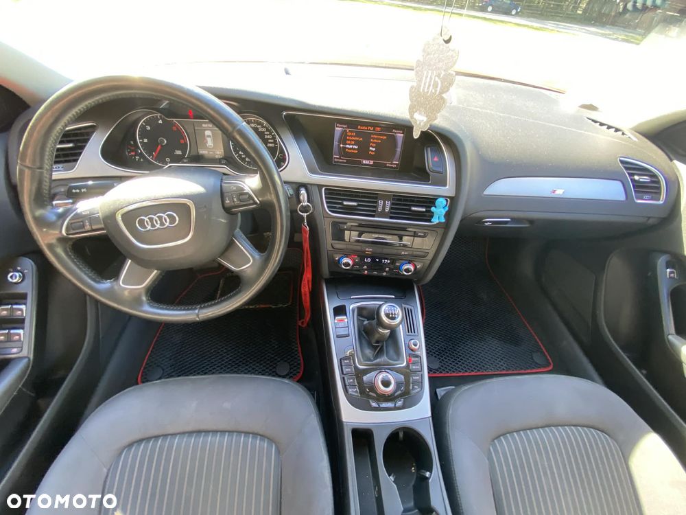 Audi A4 Avant 2.0 TDI - 8