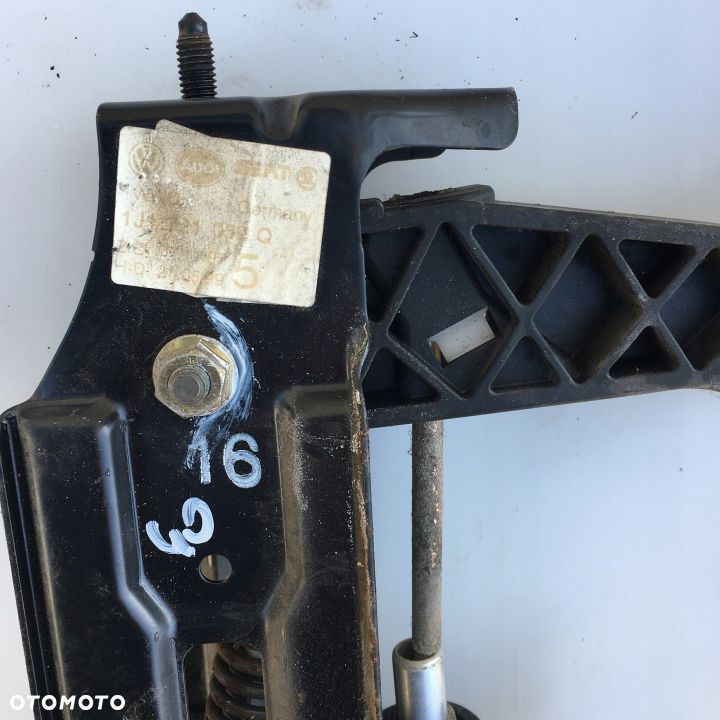 PEDAŁ SPRZĘGŁA SEAT TOLEDO II 1.8 AGN 1J1721059Q - 2