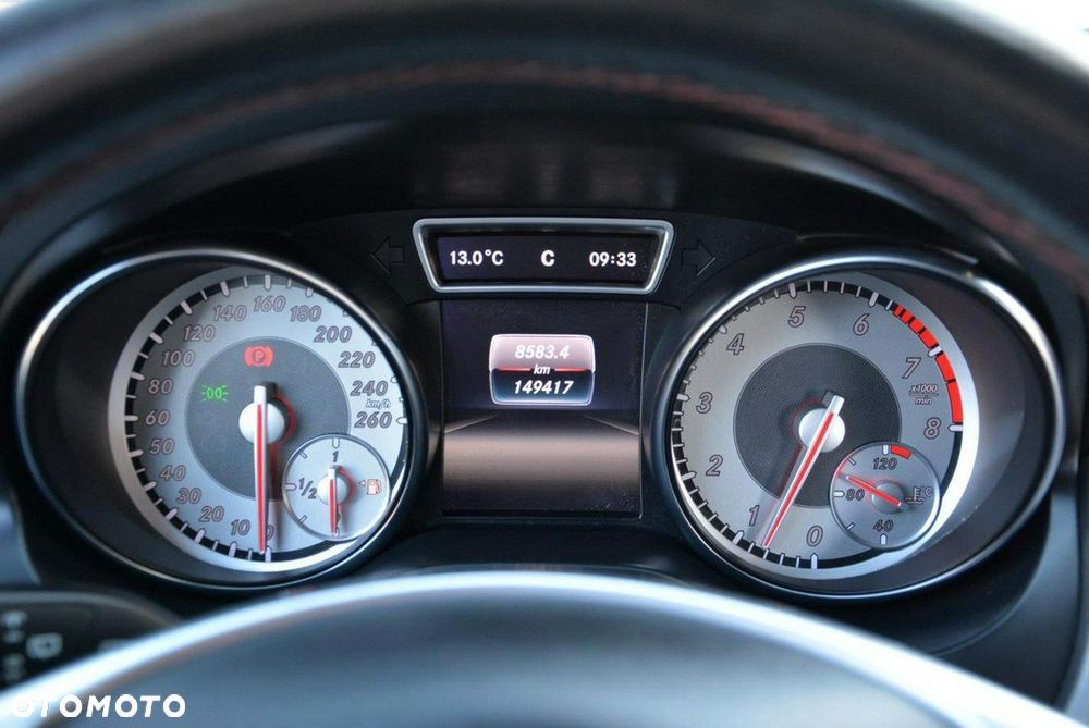 Mercedes-Benz GLA 200 AMG Line - 24