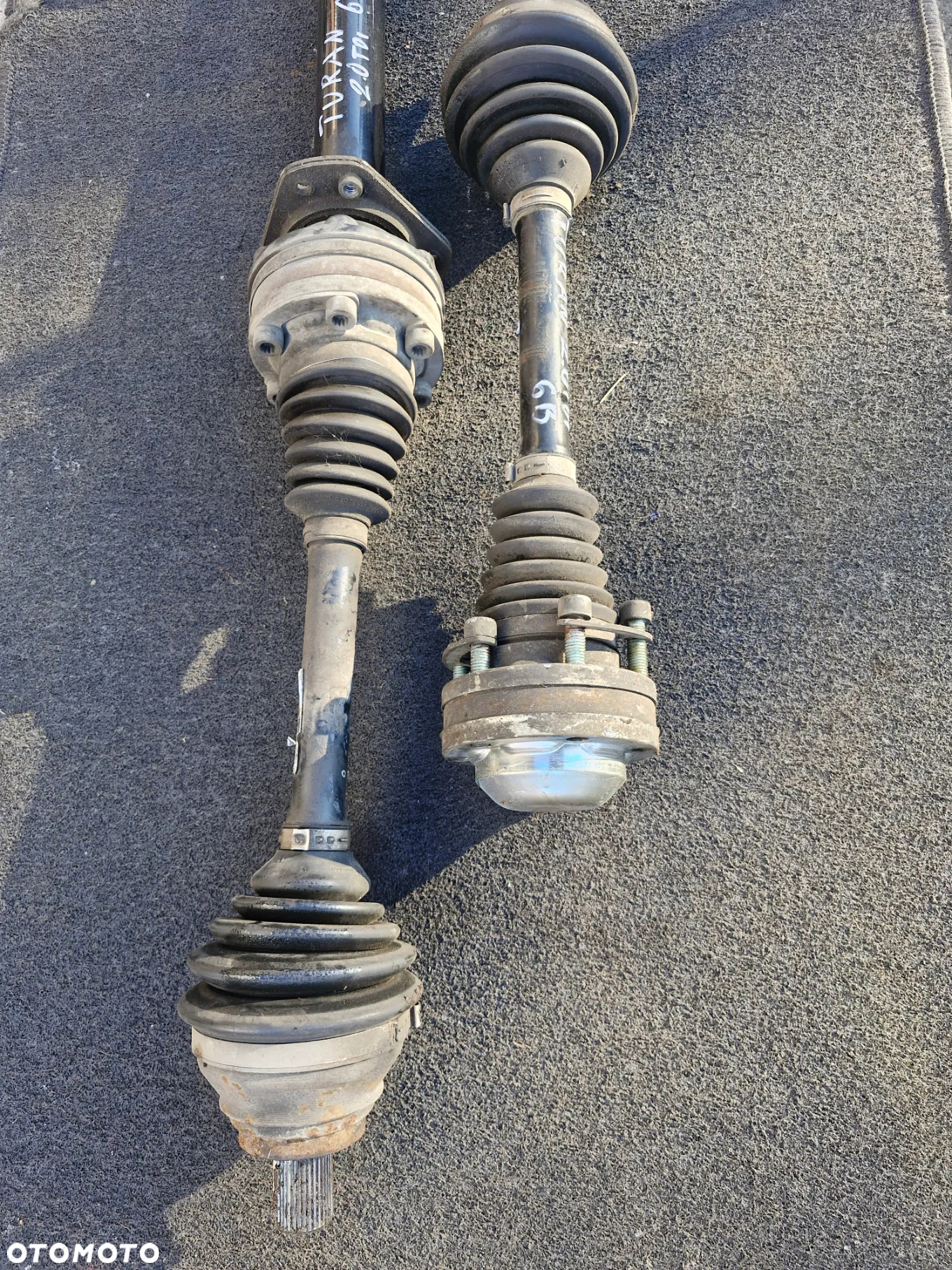 Półoś prawa lewa TOURAN I  2.0 TDI 6B GNE - 2