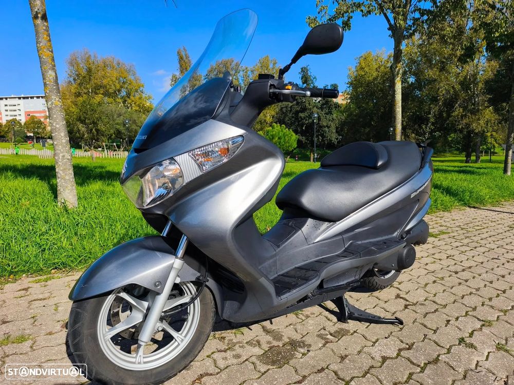 Suzuki Burgman 125 - 10