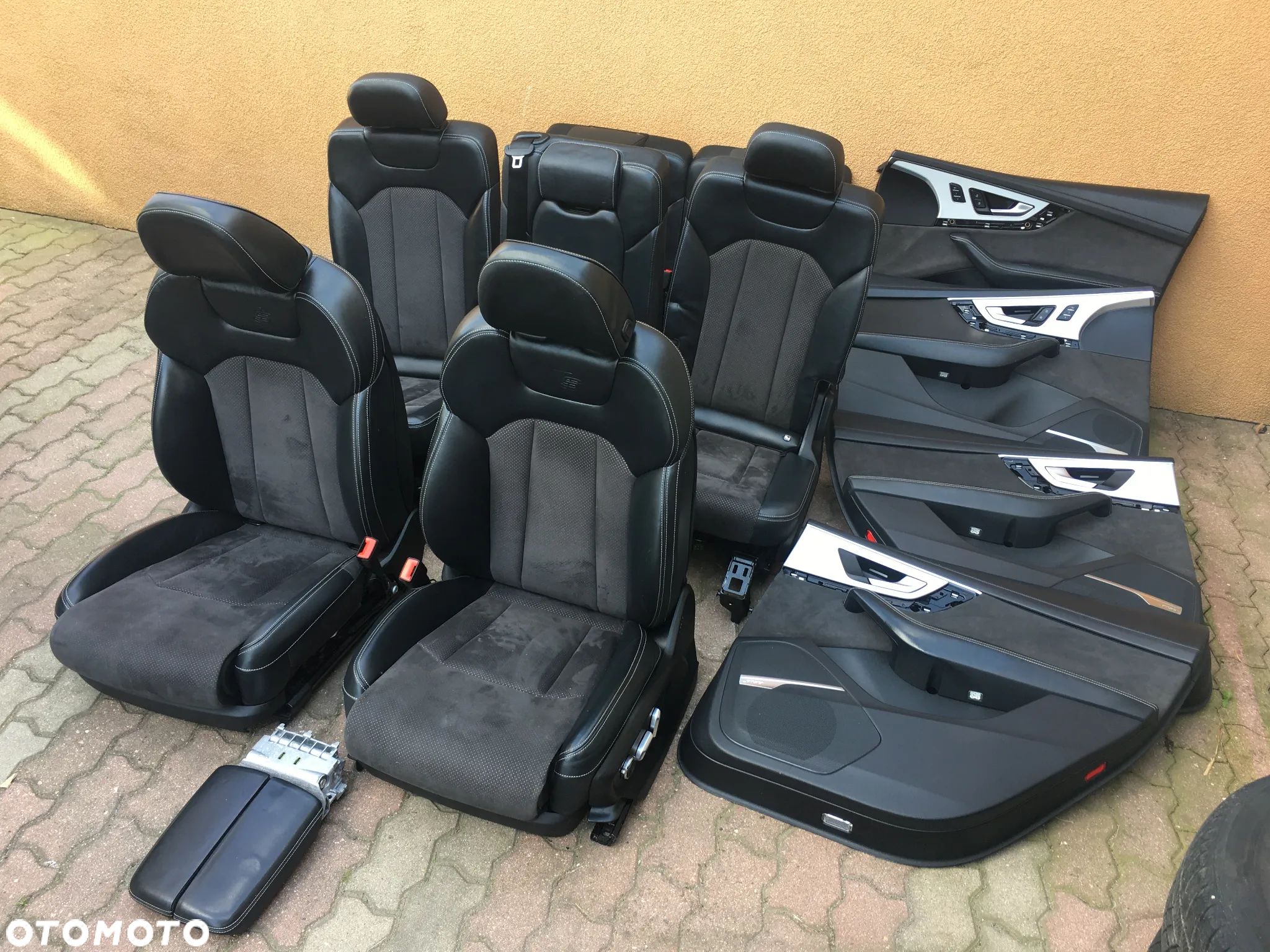 AUDI Q7 4M / S-Line / FOTEL FOTELE KANAPA BOCZKI TAPICERKA / SKÓRA CZARNA / 7 OSOBOWA / ISOFIX / ORYGINAŁ - 1
