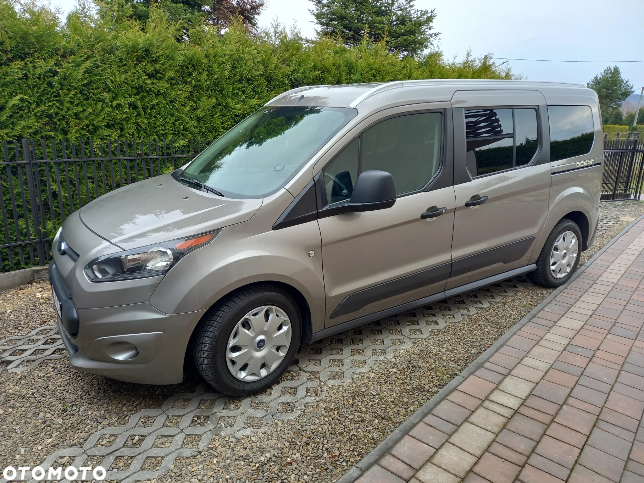 Ford Tourneo Connect Grand - 35