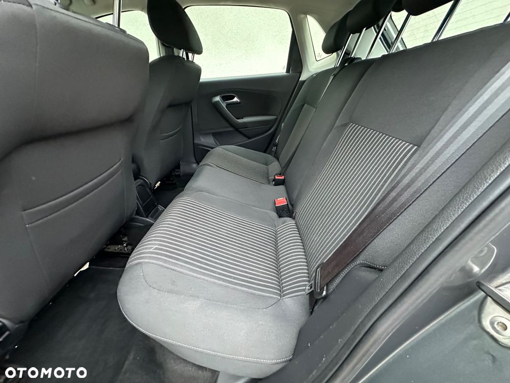 Volkswagen Polo 1.4 16V Trendline - 24