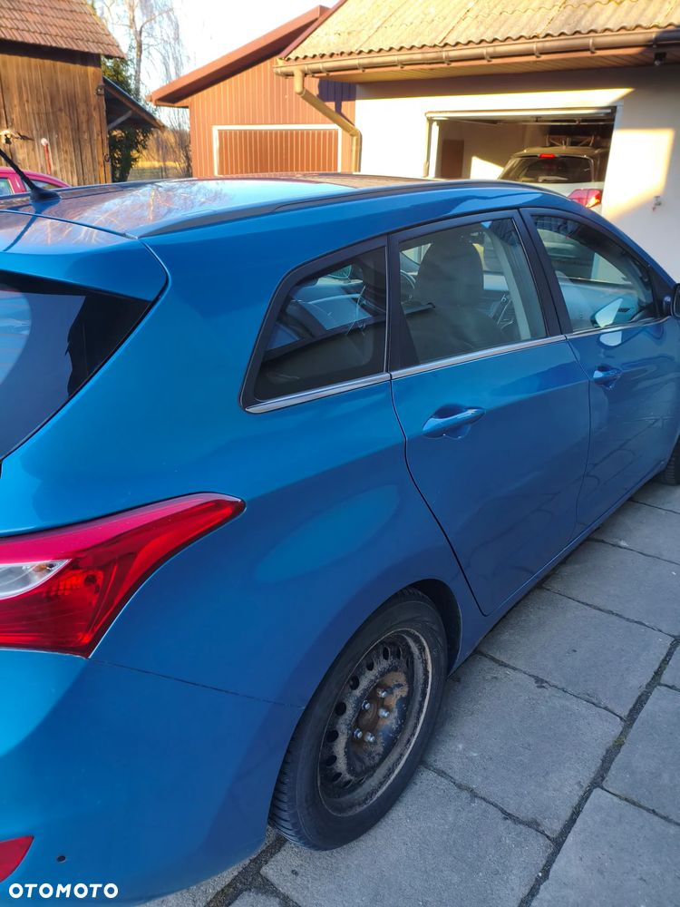 Hyundai i30 i30cw 1.4 Intro Edition - 4